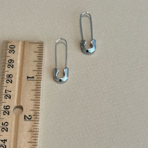 Silver Safety Pin Earrings N1342 - Picture 5 of 5